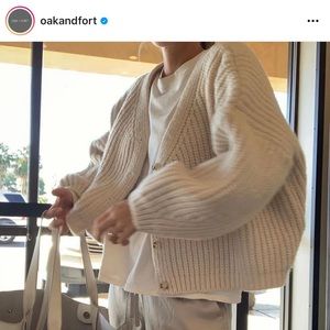 Oakandfort cropped button front cardigan in cream